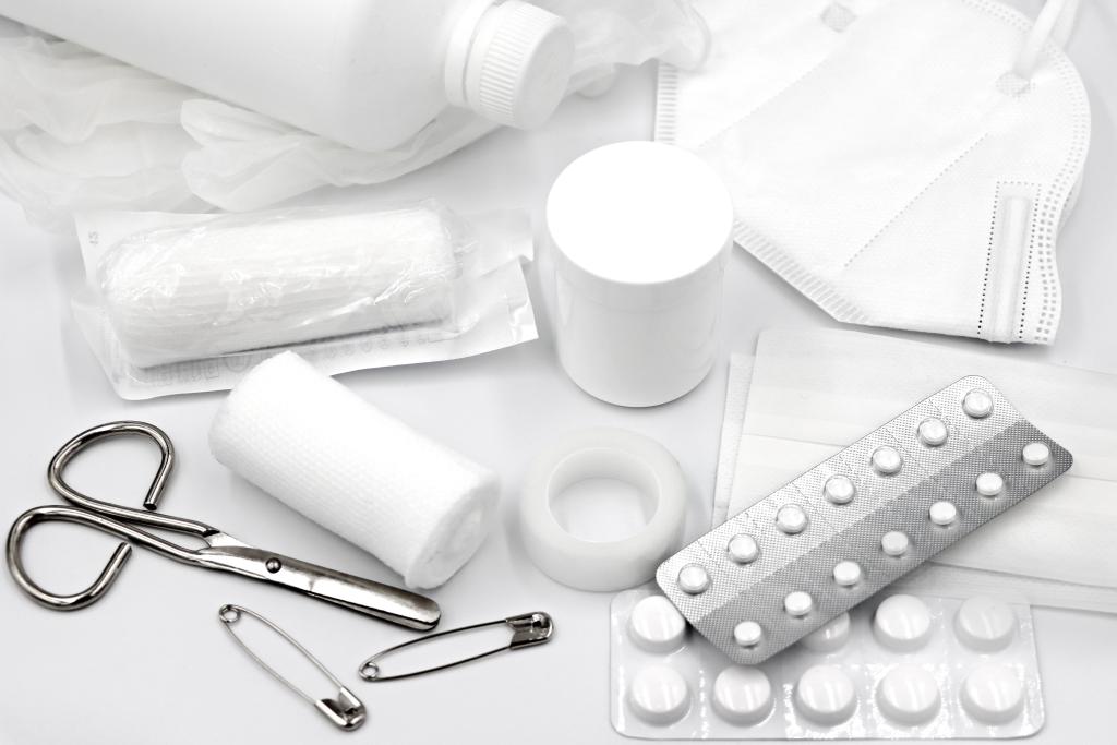 Serving individuals and healthcare providers with certified, reliable medical consumables — B2C and B2B, all in one place.